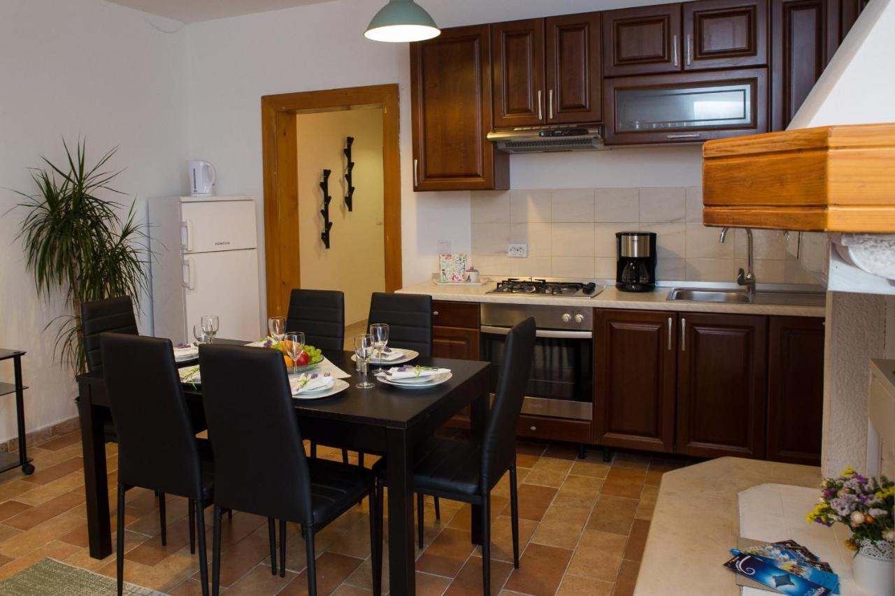 Apartman Girasol Pola Esterno foto