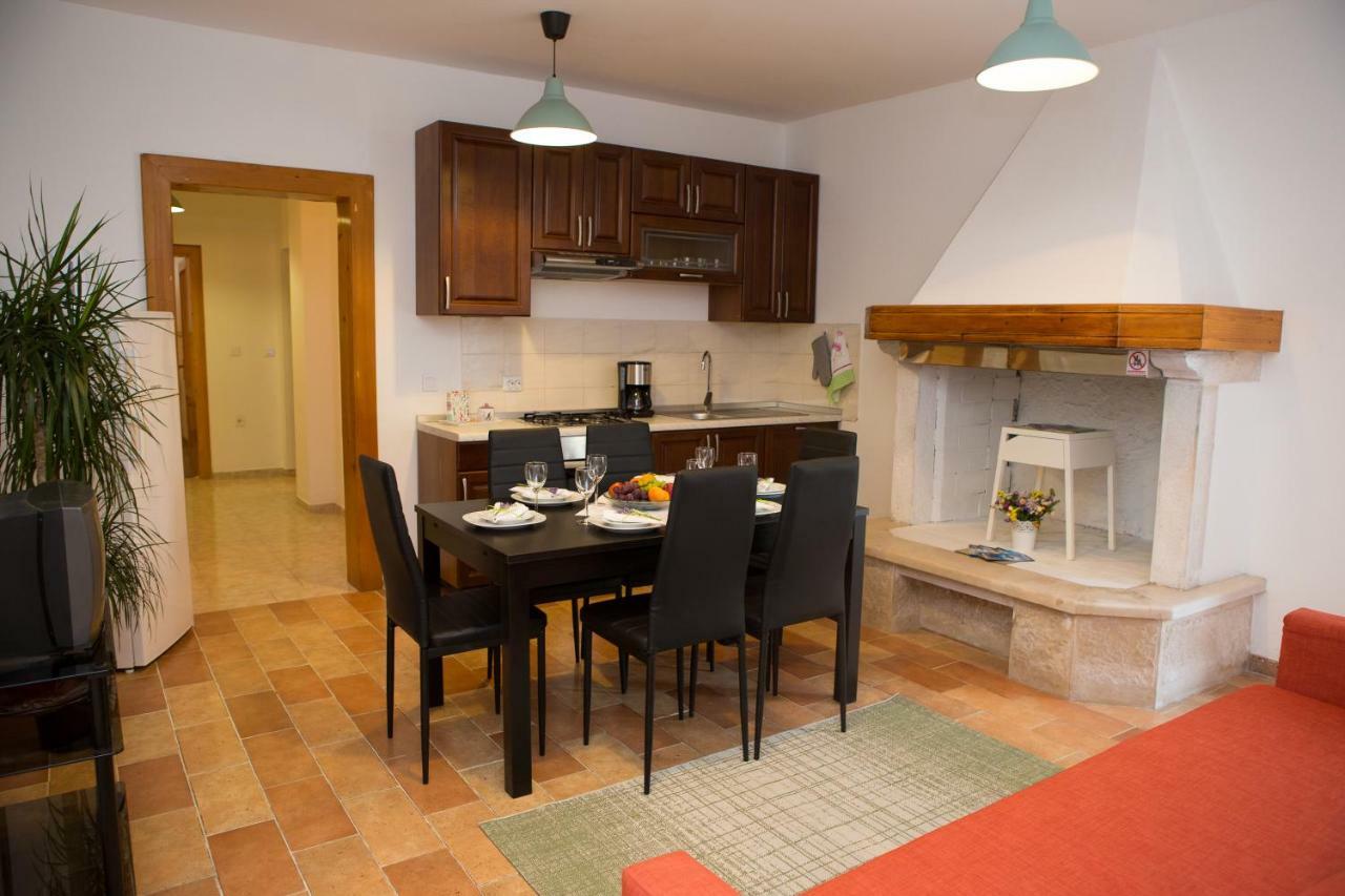 Apartman Girasol Pola Esterno foto