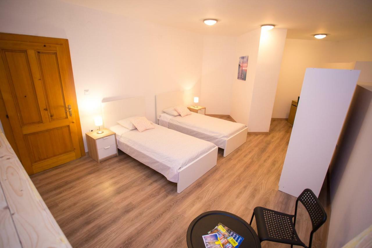 Apartman Girasol Pola Esterno foto